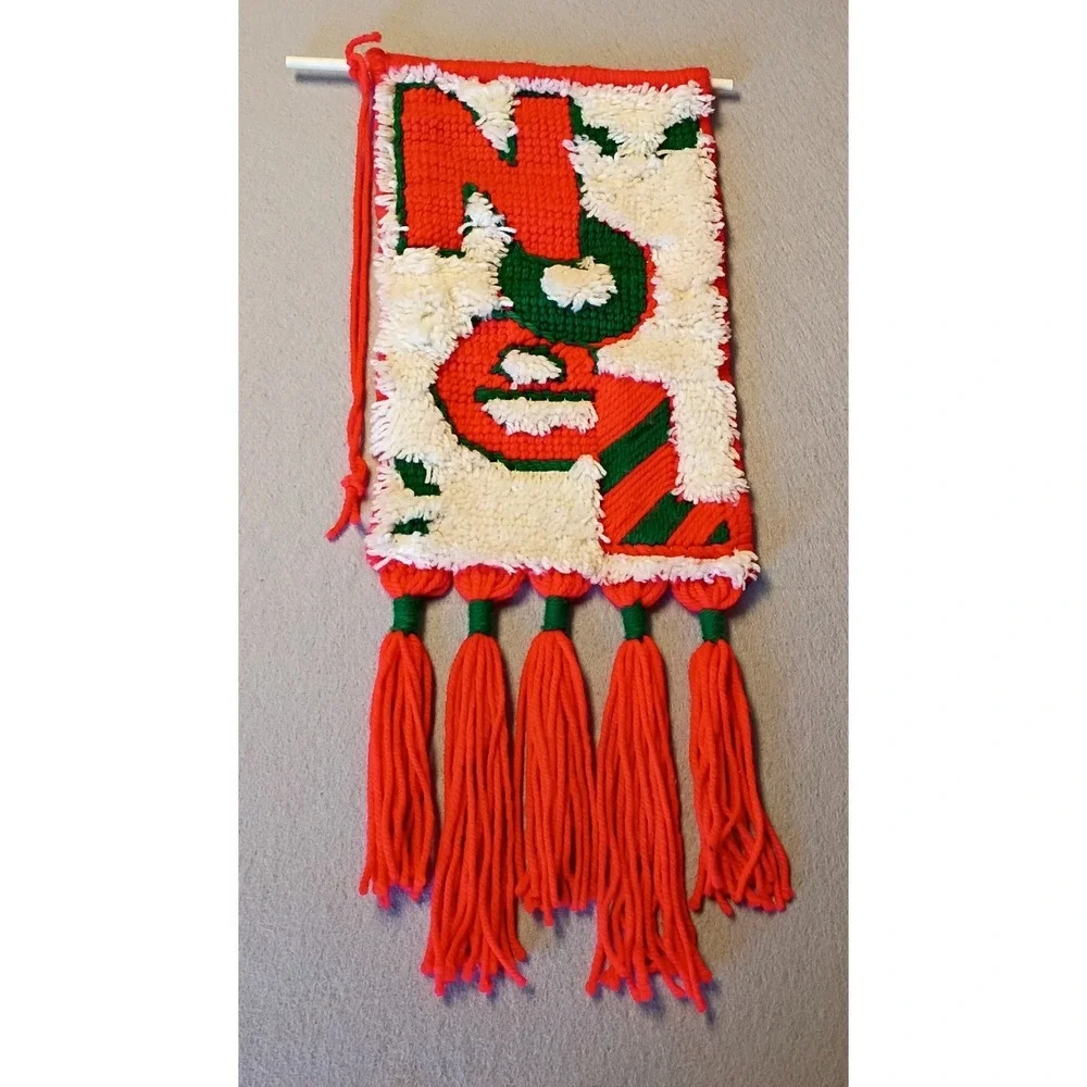 VTG‎ MCM Latch Hook Wall Hanging Art Tapestry Christmas Noel Rug 29x11 Grandma